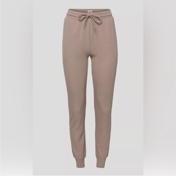 ARITZIA SUNDAY BEST Jesse Tan Baby Waffle Knit Soft Jersey Joggers - Picture 1 of 11